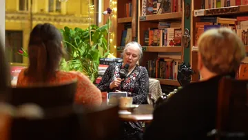 Miniatura wideo „Z człowiekiem na kawę”